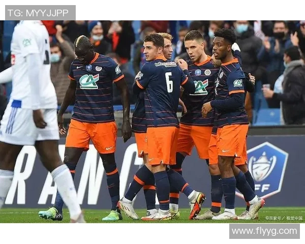 福塔雷萨主场迎战克鲁塞罗争夺关键三分的激烈对决